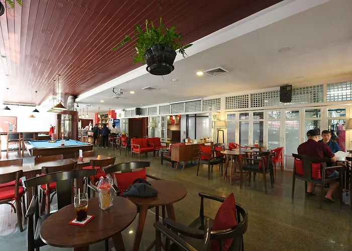 Ruamchitt Plaza Hotel 3*