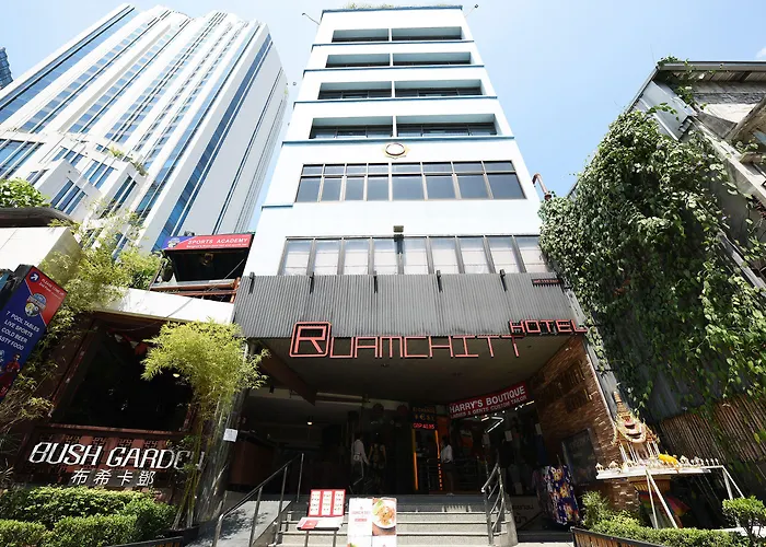 Ruamchitt Plaza 3* Бангкок