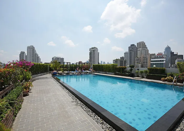 Ruamchitt Plaza 3*