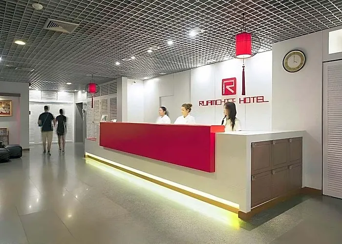 Ruamchitt Plaza 3* Бангкок