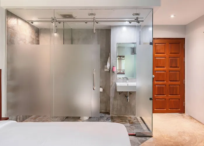 Отель Ruamchitt Plaza 3*